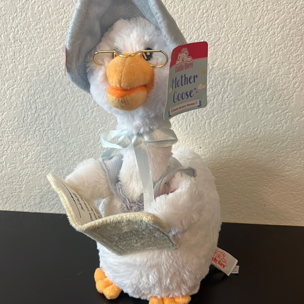 Cuddle Barn Mother Goose Classic Nursery Rhymes.